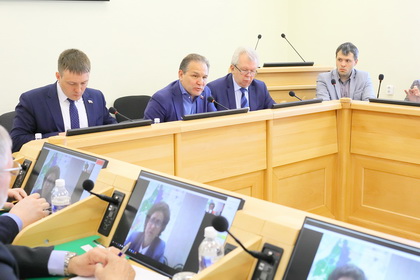 Организацию медицинской помощи жителям Усть-Илимска обсудили на комитет по здравоохранению и соцзащите